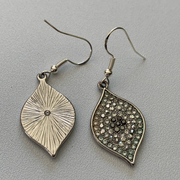 Elegant Silver and Blue Black Crystal Earrings - Picture 4 of 5